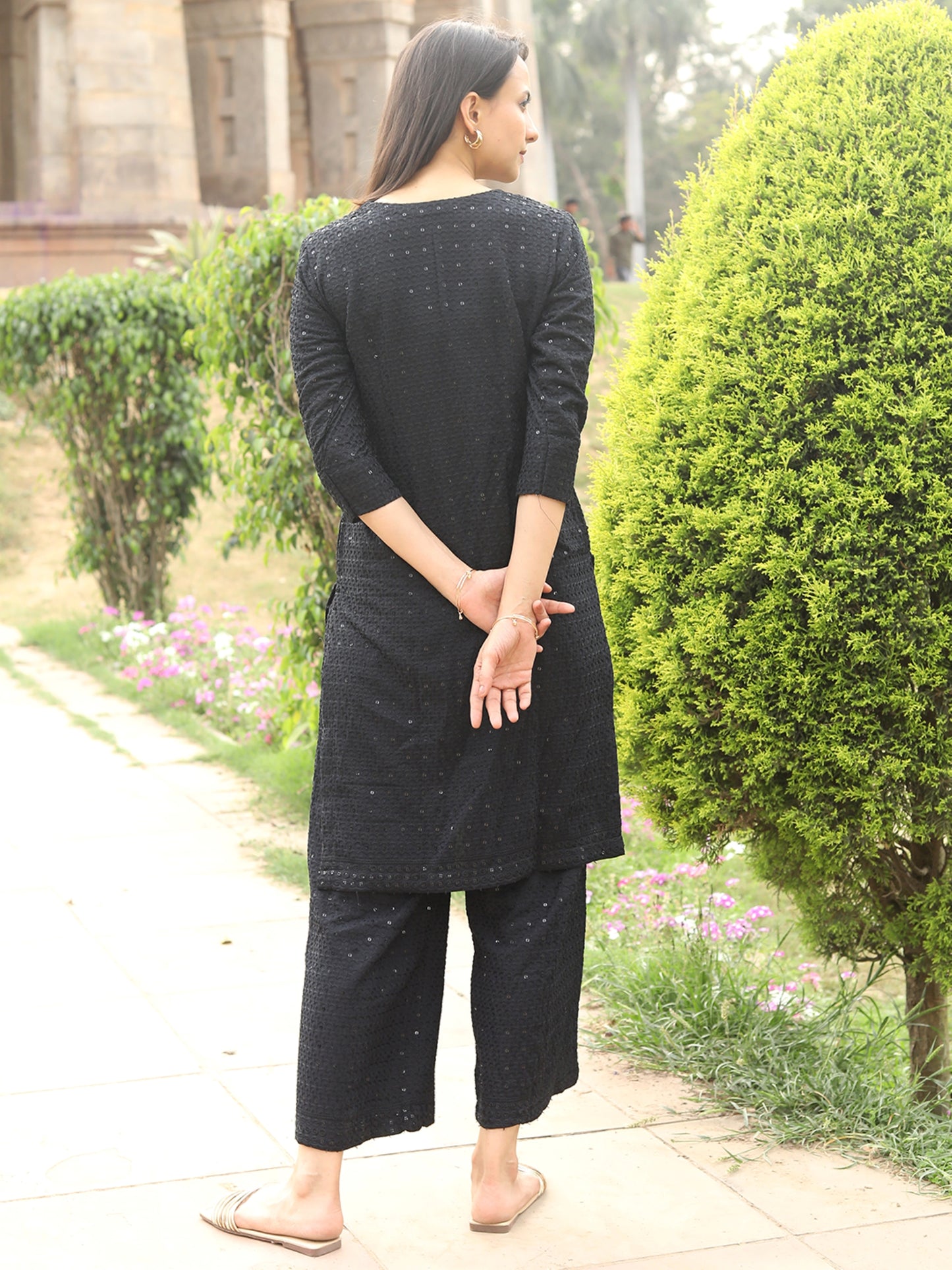 Everyday Elegance Black